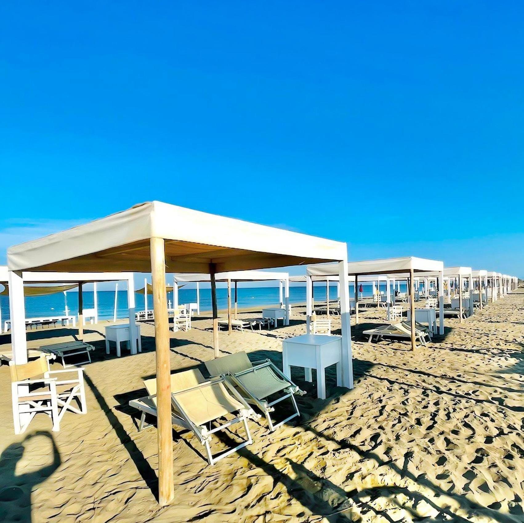 Regina Beach Holiday Apartments Tirrenia Extérieur photo